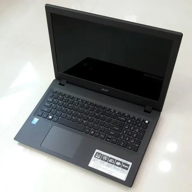 Acer Aspire E15, i5-5200U, 15.6-Inch