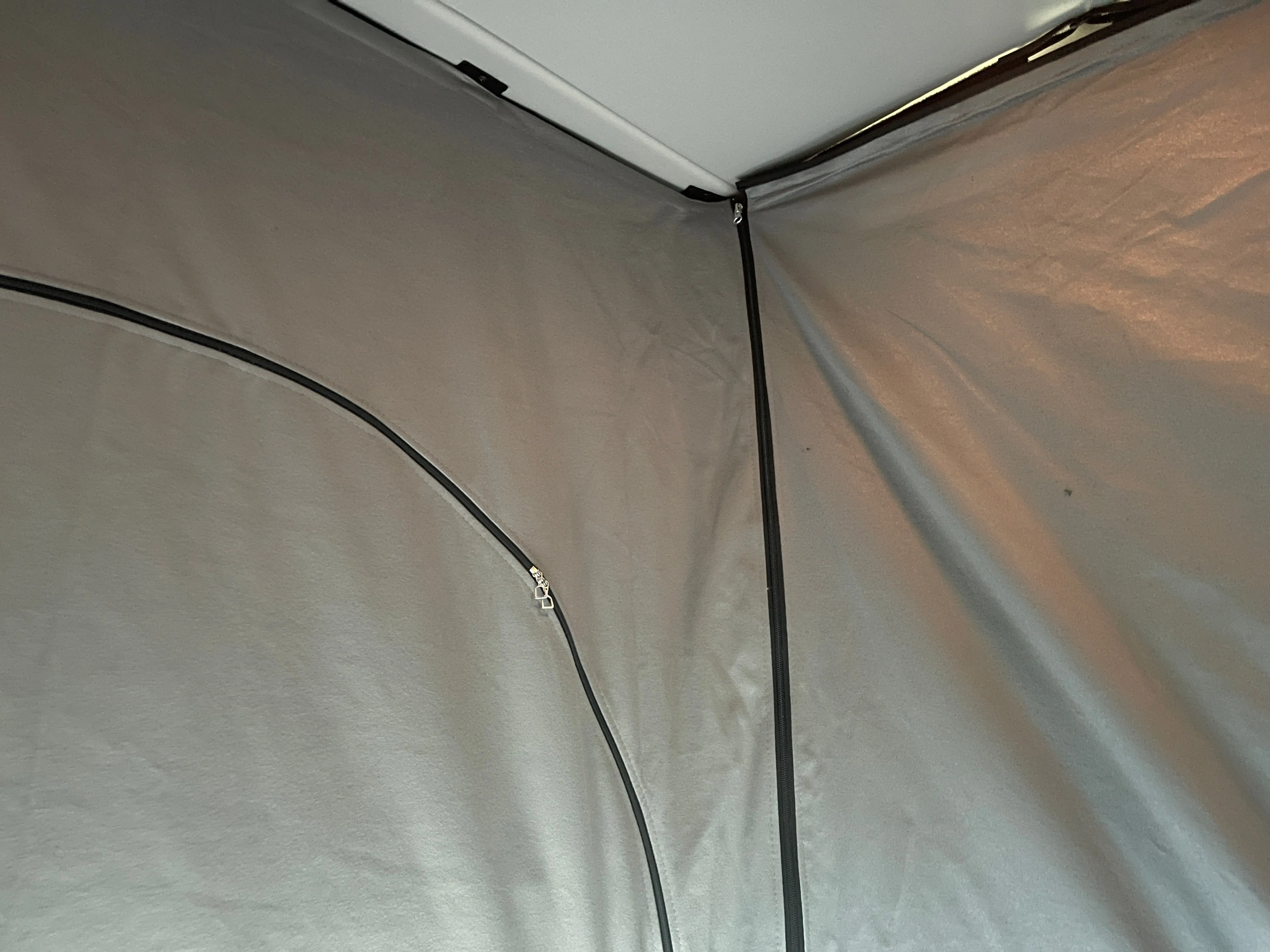 Brandrup ISO-TOP MK VI Pop-up Roof Insulation for California Beach with large front opening