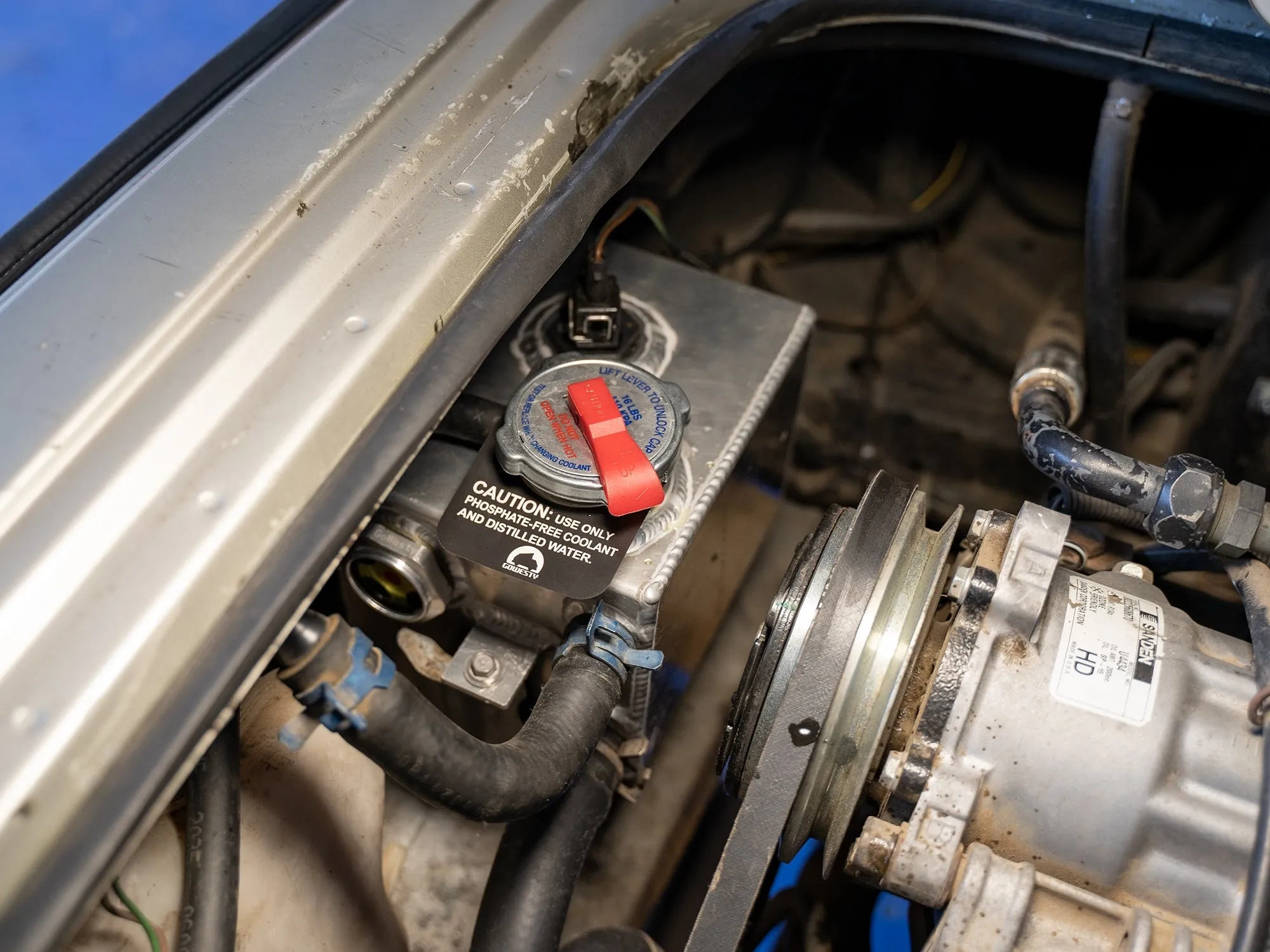 Coolant Warning Tag (Coolant Expansion Tank)