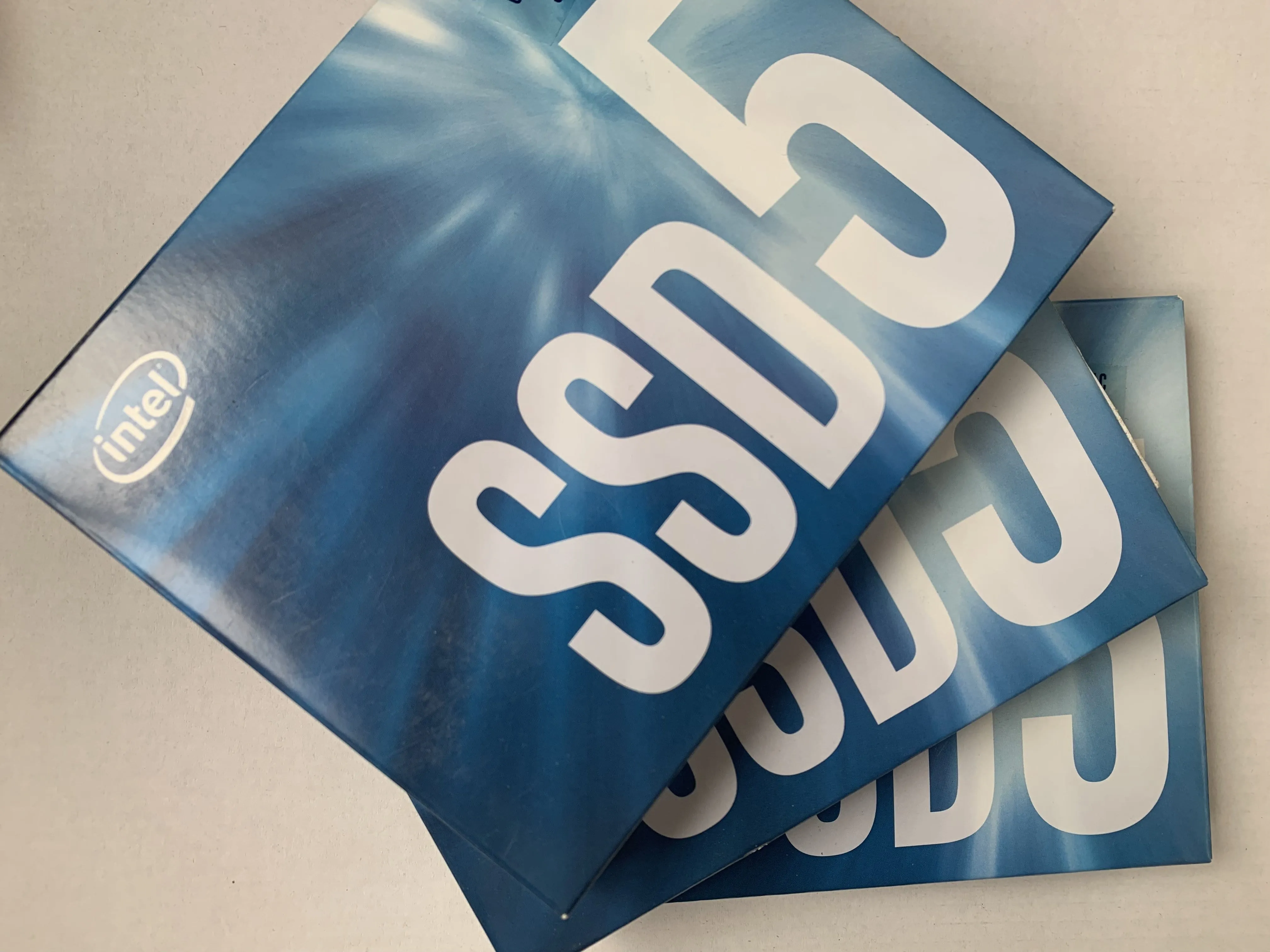 Intel® SSD 545s Series 256GB, 2.5in SATA 6Gb/s, 3D2, NAND TLC,,7.0mm,Internal Solid state drive