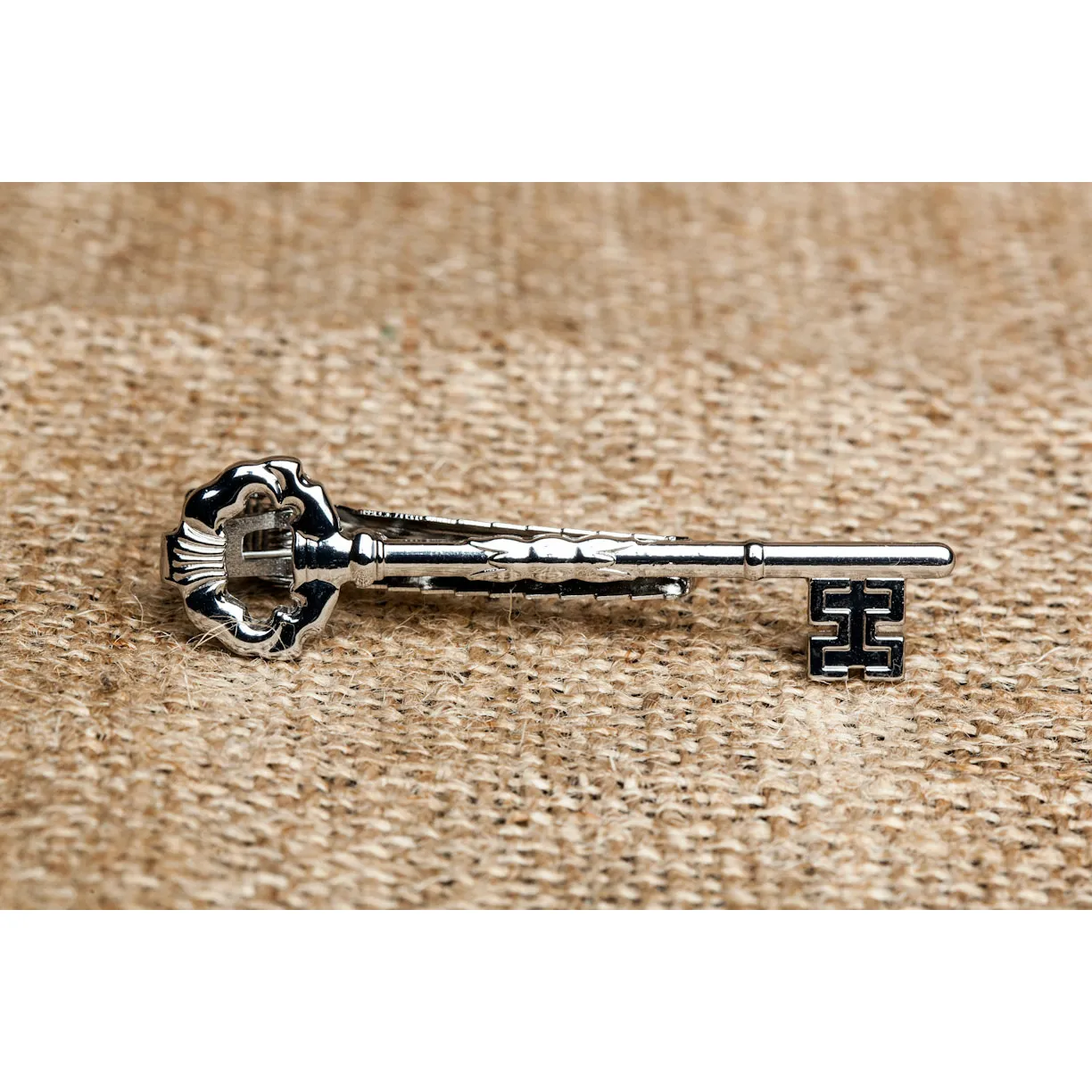 Ivy Prepster - Key Tie Bar