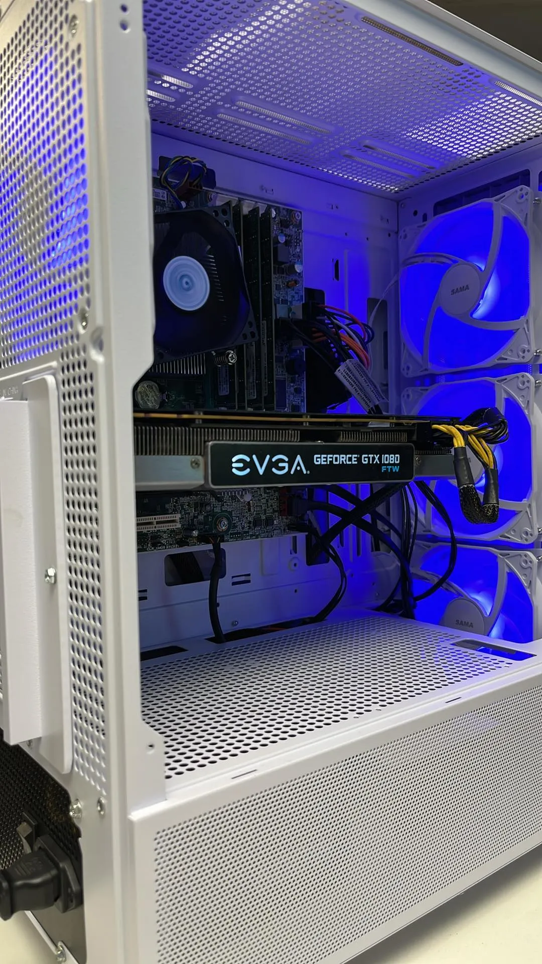 PC GAMING GTX1080 i7-4790S 32GB Ram SSD 256GB HDD 1TB