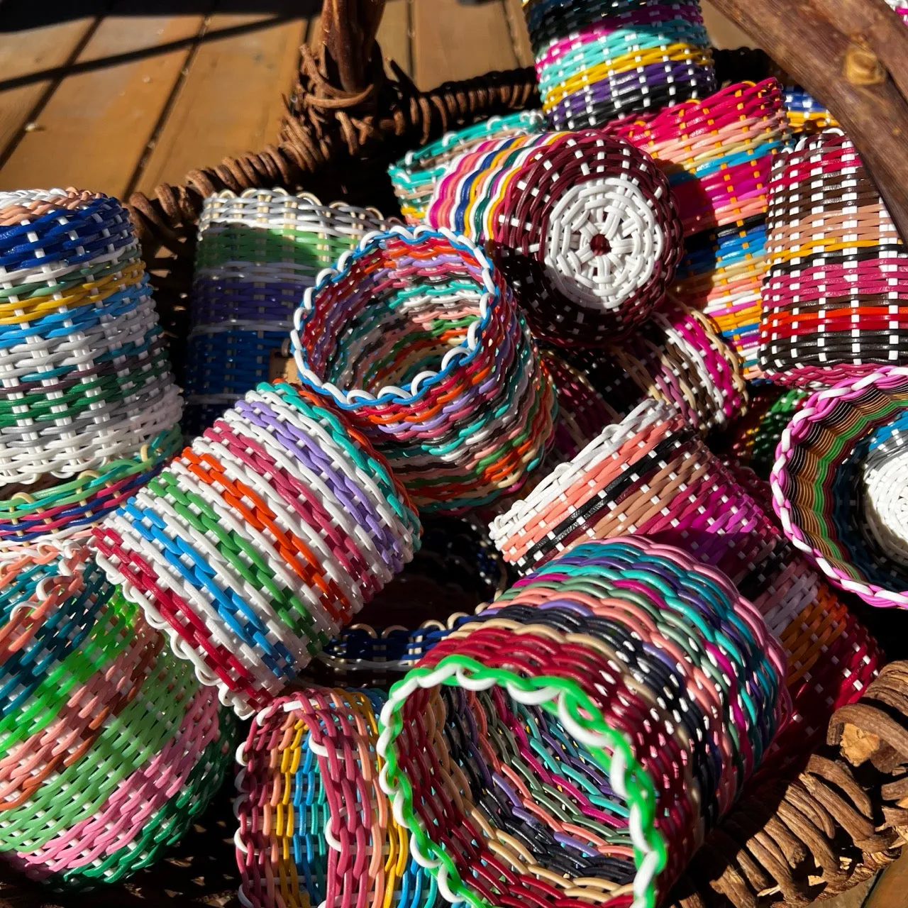 round container - desktop ~ multicolor